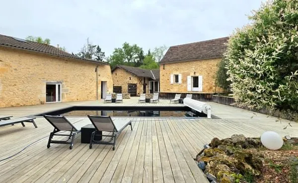 Domaine de charme au coeur du Périgord , Propriété d'exception avec activité touristique