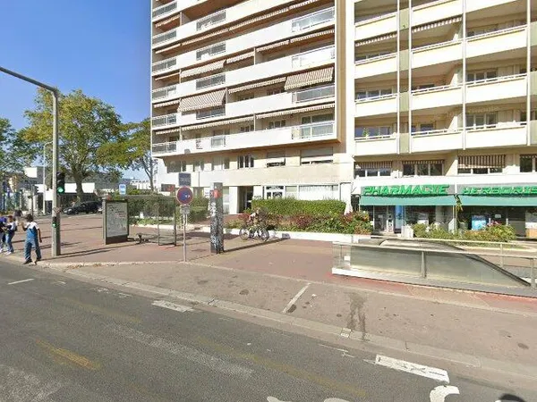 Loue box fermé voiture à Lyon Monplaisir - 13m²