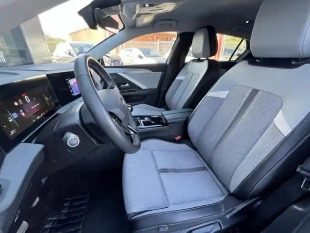 Opel Astra vi 1.2 turbo 130ch elegance business — photo 22
