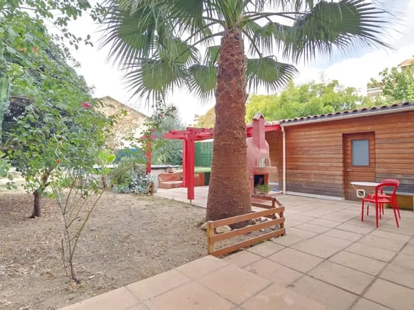 CANNES-LA-BOCCA à vendre maison 6 pièces de 131 m2 sur un te