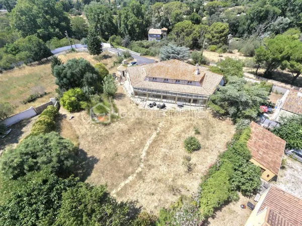 Maison 9 pièces 259 m²