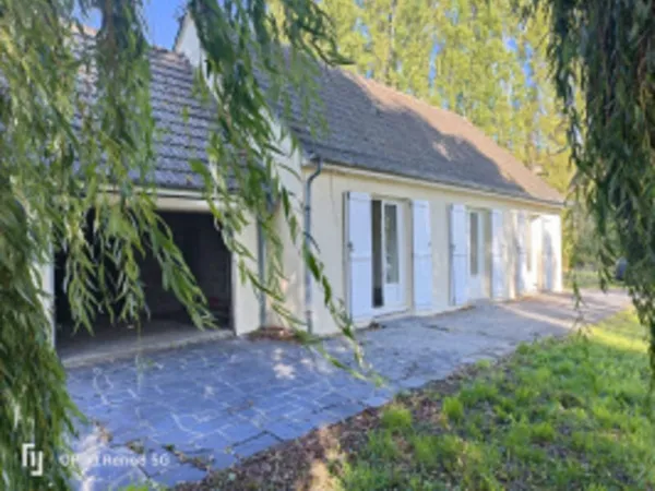 JOLI PAVILLON DE PLAIN PIED DE 70 M2 HAB AVEC GARAGE SUR 1400 M2 DE TERRAIN CLOS AU CALME PROCHE DES