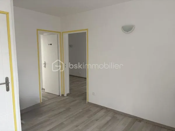 A LOUER : BUREAU OU LOCAL COMMERCIAL INDEPENDANT 40 M²