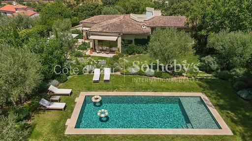 Villa 7 pièces 260 m²