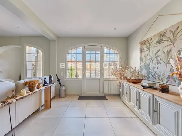 Maison 8 pièces 250 m²