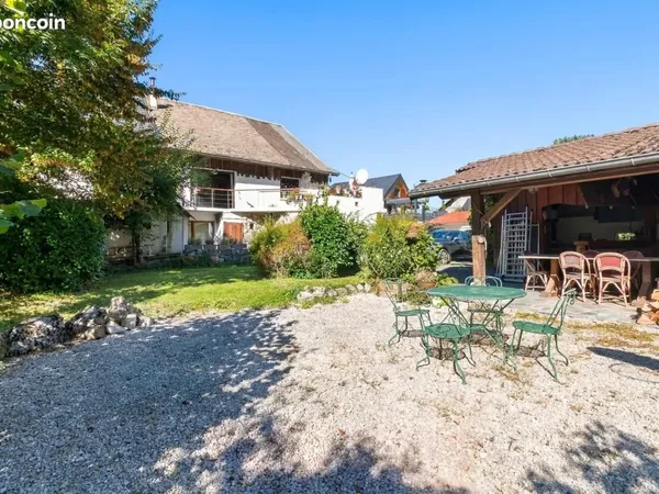 Maison 10 pièces 300 m²