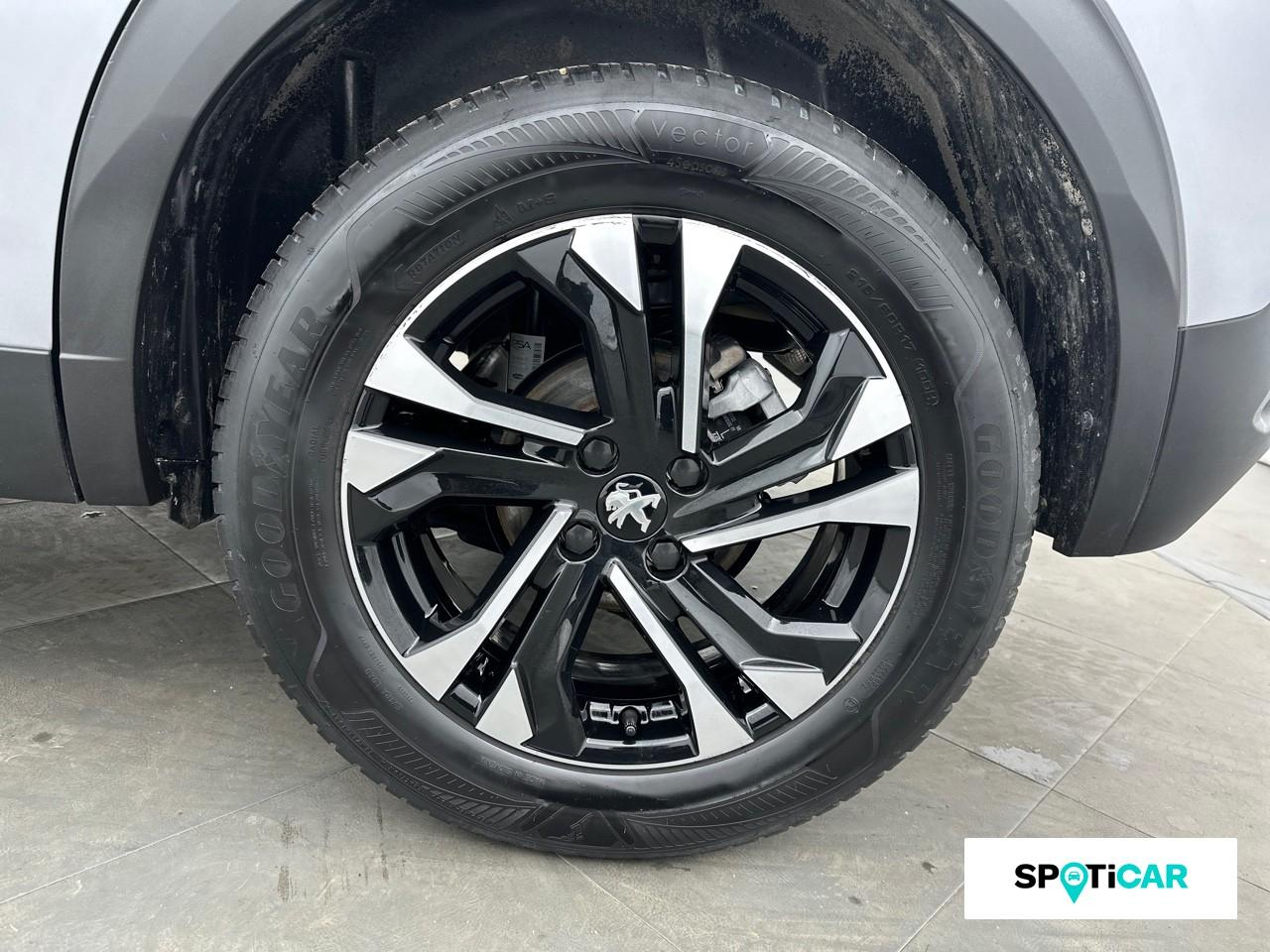 Peugeot 2008 1.2 puretech 130ch s&s allure business — photo 11