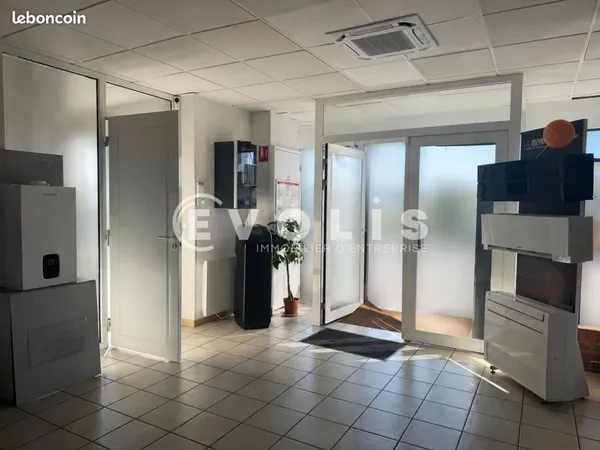 Local d'activité 392 m²