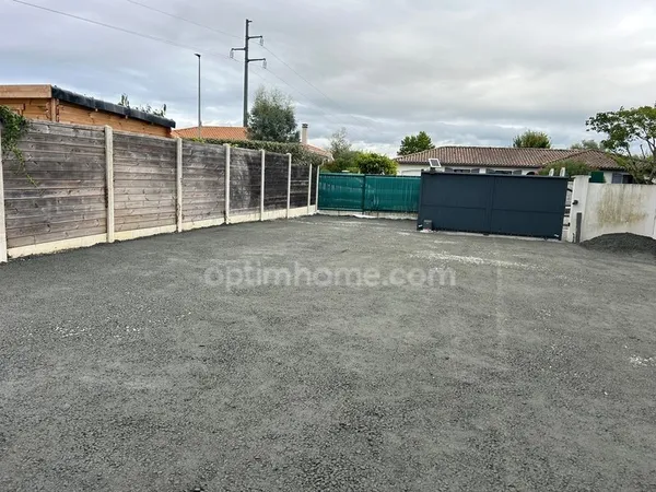 Terrain constructible de 262m² BASSENS (33)