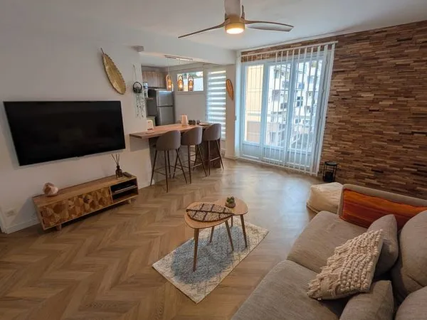 Agréable appartement meublé et équipé, lumineux et traversant