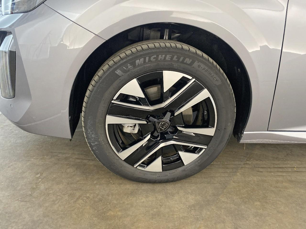 Peugeot 208 electrique 156 ch 54 kwh allure — photo 11