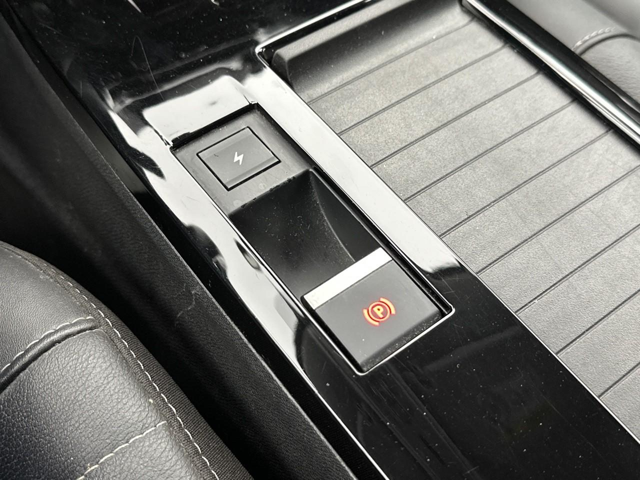 Citroën C4 e-c4 136 ch automatique shine pack — photo 33