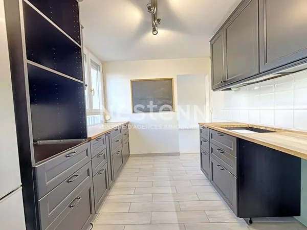 Appartement 5 pièces à vendre à Reims - Secteur Europe, vue sur parc