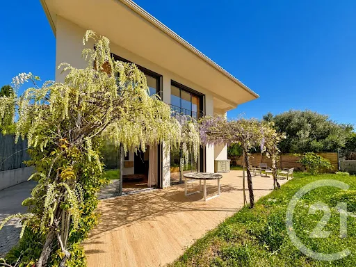 Villa 5 pièces 150 m²