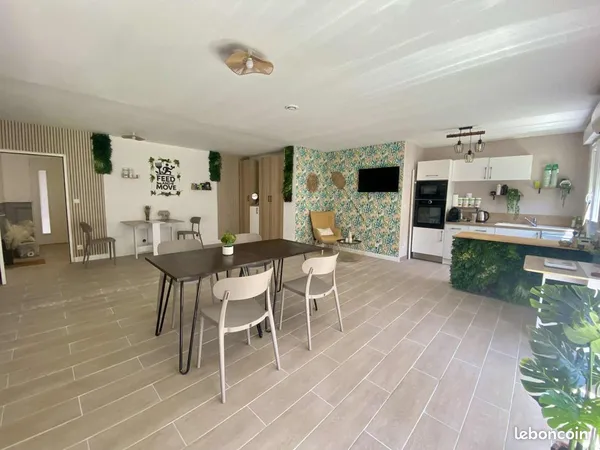 Local professionnel meublé de 40 m² - Saint-Chaptes