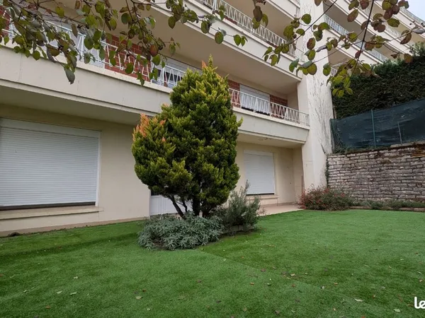 Appartement avec rez de jardin et cave