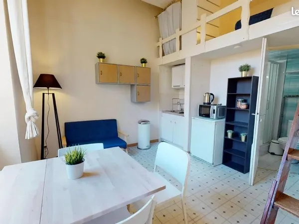 Studio 1 pièce 14 m²