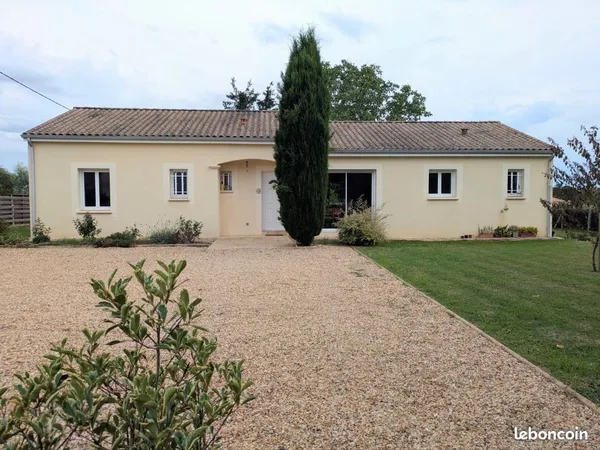 Maison individuelle T4 - 99 m² - Beau terrain de 1 100 m² - Aucun travaux - Environnement privilégié