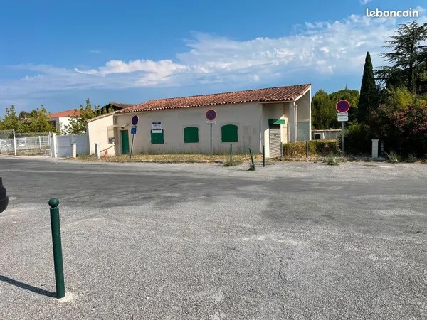 Loue Local commercial toute activité centre de Calas 800HT mensuel