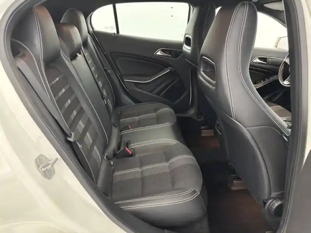Mercedes Gla 180 d — photo 30