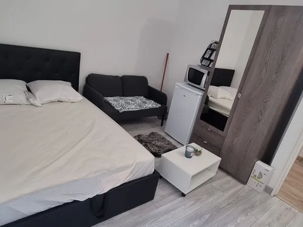 Chambre meublée 11 m² - Tout confort - Balcon - RER A Noisiel 5 min - 550 CC