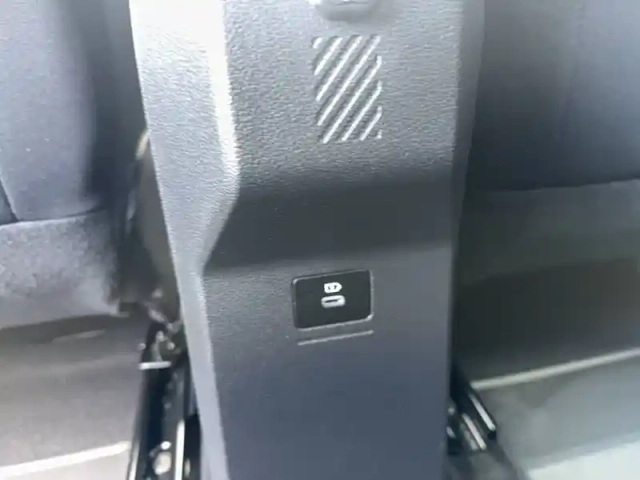 Dacia Sandero eco-g 120 auto — photo 17