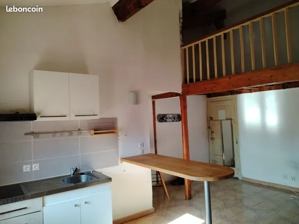 Appartement vide Sète