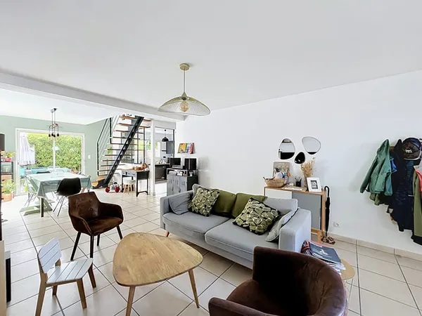 NANTES SUD QUARTIER GILARDERIE ! IMPASSE PRIVEE MAISON 3 CHAMBRES GARAGE JARDIN BUSWAY COMMERCES ECO
