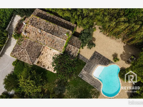 Villa 7 pièces 198 m²