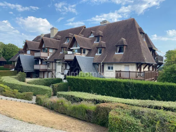 Superbe duplex rénové avec balcon plein Sud, piscine & tennis- DEAUVILLE