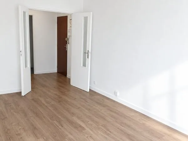 Appartement T3 non meublé de 69 m² RDC, quartier Iris-Lissandre