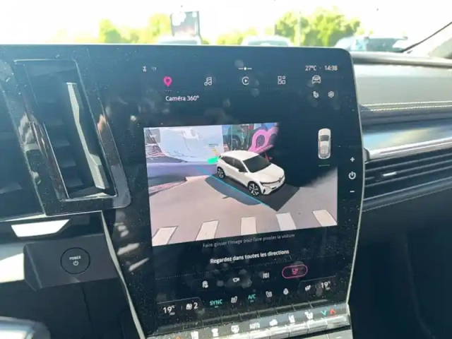 Renault Megane e-tech ev60 220 ch super charge — photo 19