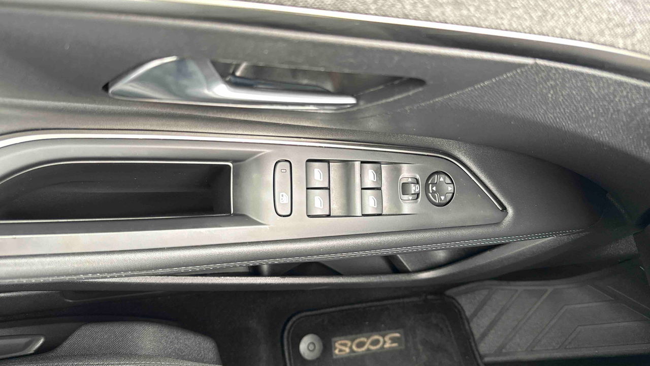 Peugeot 3008 Puretech 130ch S&amp;S EAT8 — photo 34