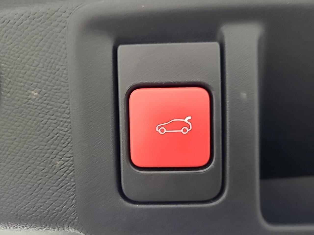 Peugeot 308 sw phev 180 e-eat8 gt — photo 20