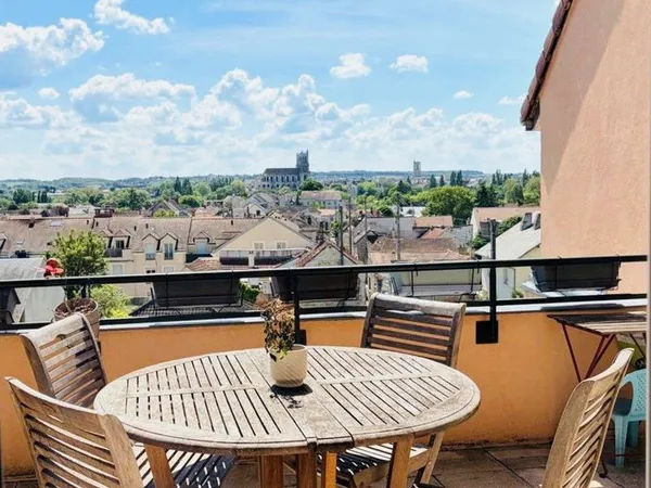Appartement 4 pièces - 93 m² - Lumineux avec terrasse, dernier étage