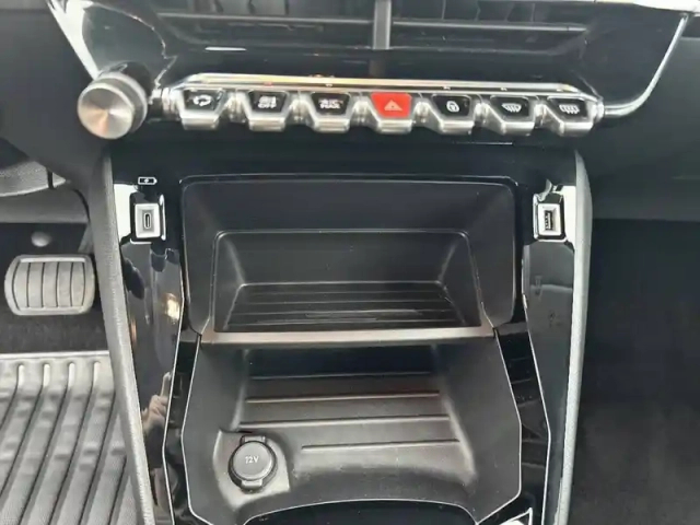 Peugeot 208 electrique 50 kwh 136ch — photo 44