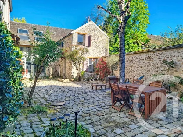 Maison 8 pièces 210 m²