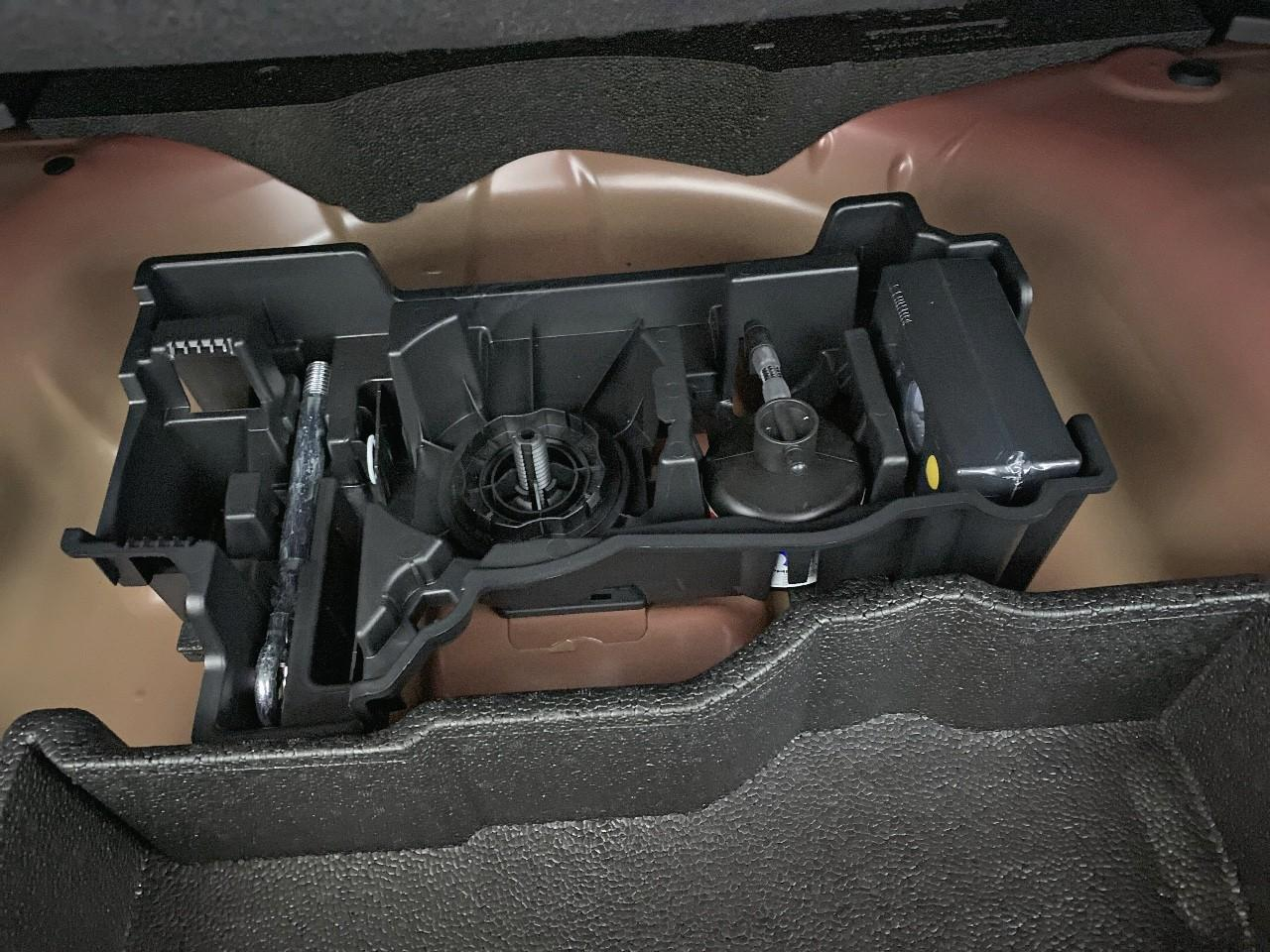 Peugeot 2008 hybrid 145 ch e-dcs6 allure — photo 12