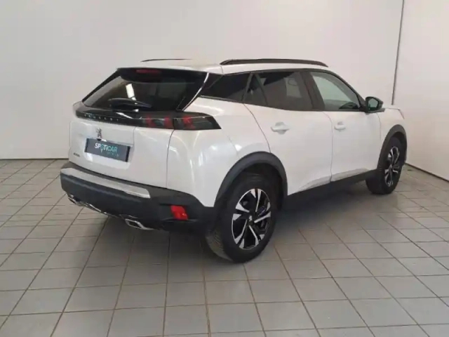 Peugeot 2008 1.2 puretech 130ch s&amp;s allure eat8 — photo 4