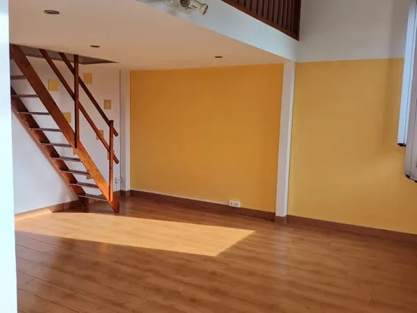 T2 Avec mezzanine quartier chaprais au calme