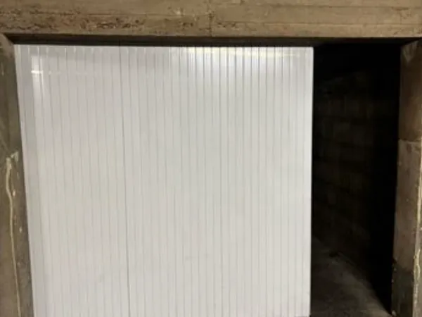 Vends box fermé sécurisé 13m² Lakanal