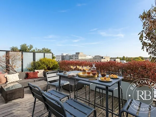 Duplex 6 Pièces Dernier étage Terrasses Suresnes