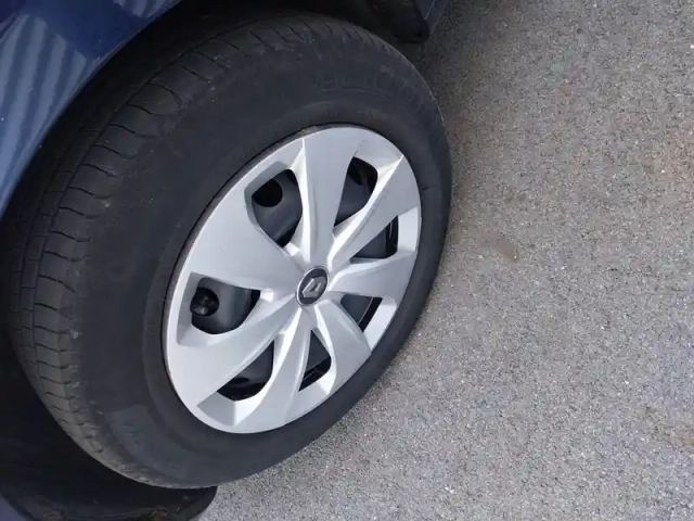 Renault Zoé zoe r110 - 22b — photo 19