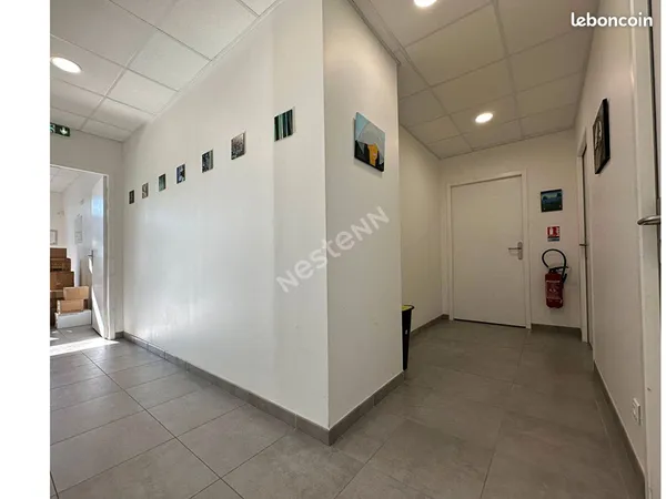 Bureaux 76 m² TRELAZE