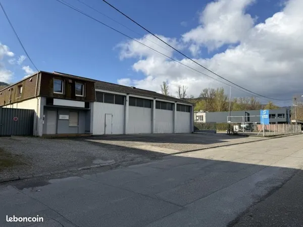 Local d'activité avec Bureaux