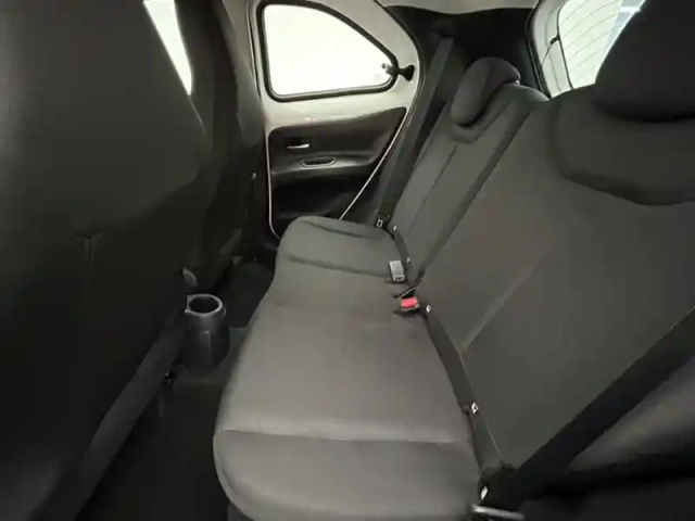 Toyota Aygo 1.0 s-cvt 72 dynamic — photo 19