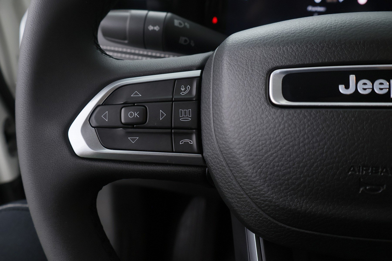 Jeep Compass — photo 20