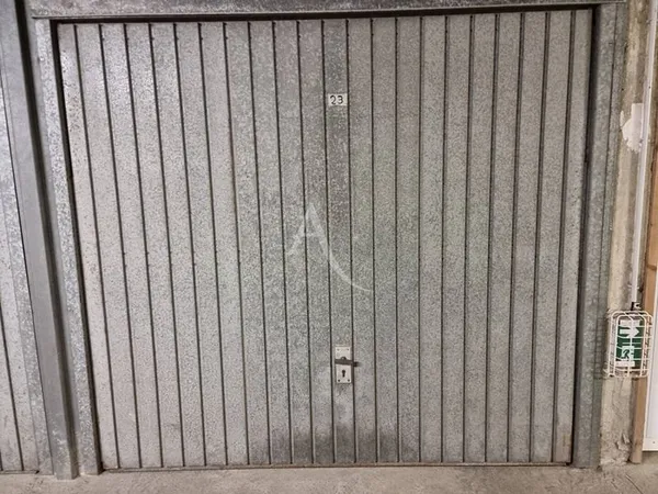Parking 12 m²