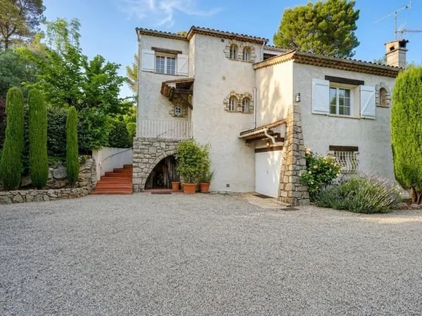 Maison 4 pièces 147 m²