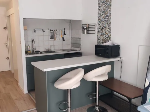 T1 MEUBLE - 560 € CC / MOIS - BORDEAUX NANSOUTY
